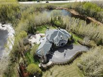 BEAUTIFUL SINGLE FAMILY HOME