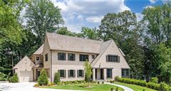 LIGHT-FILLED CUSTOM NEW CONSTRUCTION