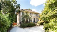 AMAZING FULLY FURNISHED TURN KEY HOME