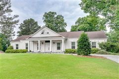 SOUGHT AFTER NORTH ATLANTA COMMUNITY