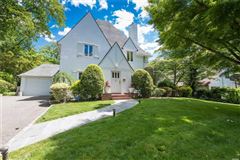 GREAT NECK ESTATES PICTURE PERFECT TUDOR