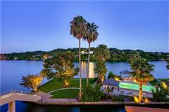 A SPECTACULAR WESTLAKE RETREAT