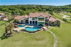 THREE-ACRE WATERFRONT ESTATE IN PRESTIGIOUS SETTING