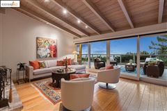 HUGE BAY VIEWS