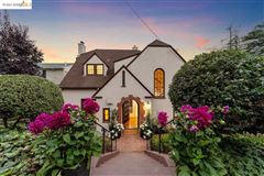 CASUAL YET ELEGANT LIVING AWAITS