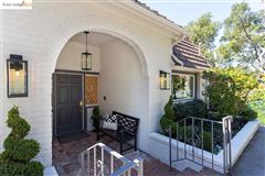 LOVELY MID CENTURY HOME