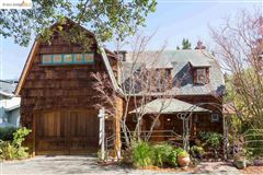 DESIRABLE UPPER ROCKRIDGE CUSTOM CRAFTSMAN HOME