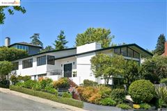 HIP SPLIT-LEVEL CONTEMPORARY