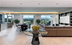 LIGHT-FILLED RESIDENCE