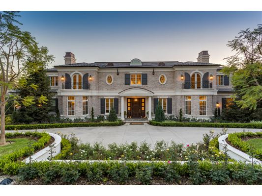A Magnificent North Facing Home In Arcadia California Luxury Homes Mansions For Sale Luxury Portfolio
