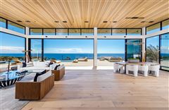 IMPECCABLE ARCHITECTURAL RESIDENCE IN MALIBU