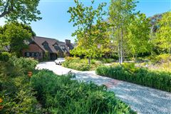 ARCHITECTURALLY SIGNIFICANT HOME ON LOWER HILLCREST