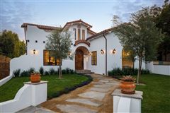 MODERN SPANISH SHOWPIECE