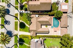 AN EXCEPTIONAL OFFERING IN THE FLATS