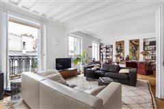 CHARMING FLOOR THROUGH APARTMENT