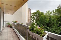 SPACIOUS APARTMENT WITH BALCONY