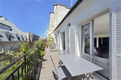 PEACEFUL AND SUNNY APARTMENT