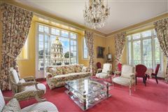 MAGNIFICENT APARTMENT WITH VIEW OF THE INVALIDES DOME