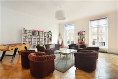 FIRST FLOOR PARIS APARTMENT