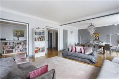 FAMILY APARTMENT ON THE FIFTH FLOOR