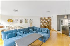 A BRIGHT APARTMENT ON THE SOUTH-WESTERN EDGE OF THE CAPITAL.