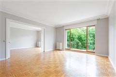 APARTMENT WITH VIEWS OF THE BOIS DE BOULOGNE