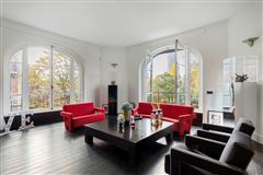 EXCEPTIONAL PROPERTY IN SOUGHT-AFTER BOIS NEIGHBOURHOOD