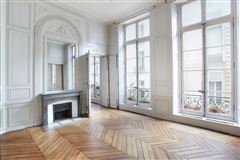 FIRST FLOOR APARTMENT IN DARLONS PRIVATE MANSION