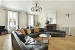 THIS SPACIOUS FLOOR THROUGH APARTMENT IS BEAUTIFULLY APPOINTED