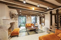 GROUND-FLOOR DUPLEX APARTMENT