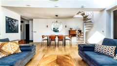 SPACIOUS APARTMENT IN PERFECT CONDITION IN A LUXURIOUS BUILDING
