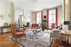SUPERB PIED A TERRE IN A PRIME LOCATION