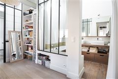 SPACIOUS SPLIT LEVEL APARTMENT ON THE TOP FLOORS