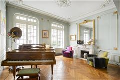 MAGNIFICENT LATE-19TH CENTURY PROPERTY