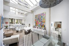 STUNNING CONDO WITH A SPACIOUS FLOOR PLAN