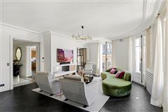 BEAUTIFUL 8TH DISTRICT APARTMENT