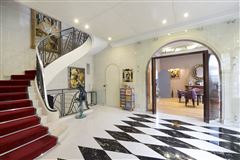 MAGNIFICENT PROPERTY IN A PRIME LOCATION