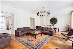 BRIGHT AND IMMACULATE APARTMENT