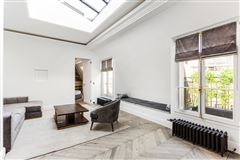 SUMPTUOUS APARTMENT IN PRESTIGIOUS GOLDEN TRIANGLE