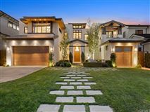 AWARD-WINNING ARCHITECTURAL MASTERPIECE