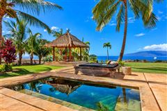 BALI-STYLE REFUGE ON SIX ACRES