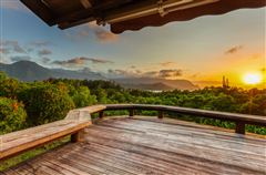 EXTRAORDINARY PROPERTY WITH EXPANSIVE VIEWS