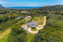 OCEAN VIEW SIX-PLUS-ACRE COUNTRY ESTATE OFFERING ULTIMATE PRIVACY