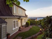 LOVELY DUTCH COLONIAL