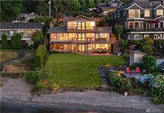 A TRUE RARITY ON LAKE SAMMAMISH