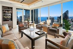 EXQUISITE SKY HOME WITH STUNNING VIEWS