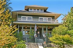 EXQUISITE CAPITOL HILL CRAFTSMAN