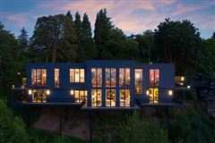 DRAMATIC MODERN PORTLAND HEIGHTS VIEW HOME