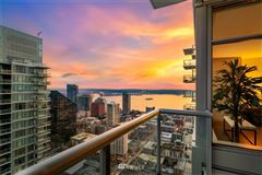 A PALATIAL SKYLINE PERCH