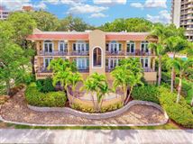 EXCLUSIVE CONDOMINIUM COMPLEX SITUATED ON ICONIC BAYSHORE BOULEVARD